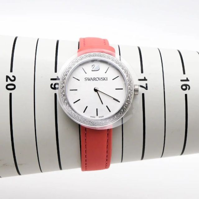《美品》SWAROVSKI 腕時計 シルバー ストーン レザー レディース