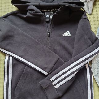 アディダス(adidas)のアディダスパーカー(ジャケット/上着)