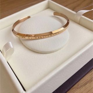 ダニエルウェリントン(Daniel Wellington)のdanielwellington ダニエルウェリントン　バングル(ブレスレット/バングル)