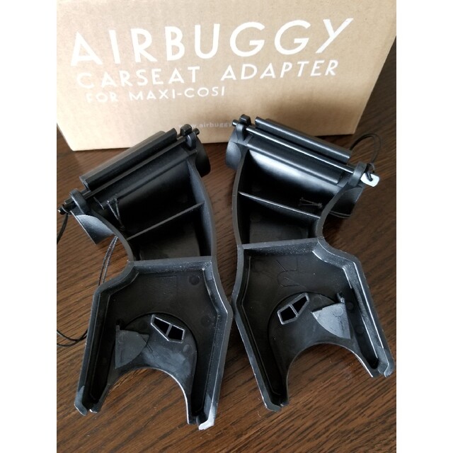 AIRBUGGY(エアバギー)のAir Buggy　Maxi-Cosi　取付用アダプター キッズ/ベビー/マタニティの外出/移動用品(ベビーカー用アクセサリー)の商品写真