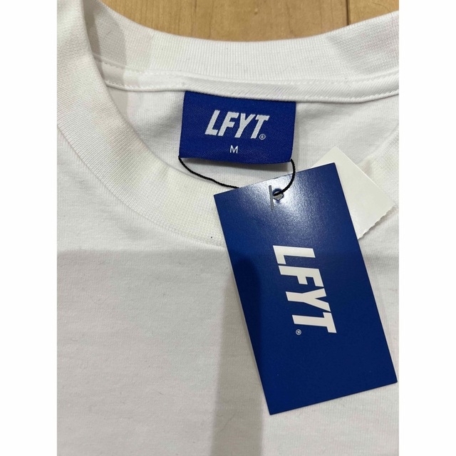 LFYT 新品　刺繍　白TシャツサイズM メンズのトップス(Tシャツ/カットソー(半袖/袖なし))の商品写真