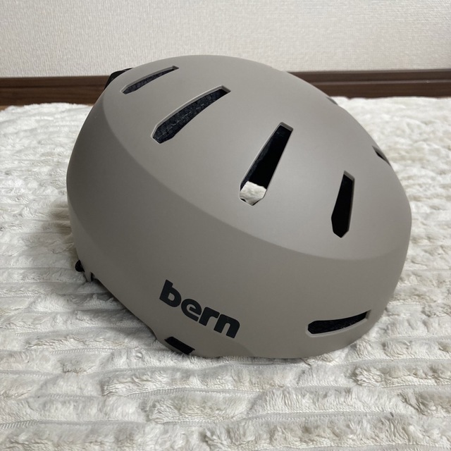 bern(バーン)のbern バーン macon メーコン ヘルメット サンド XXL 自動車/バイクのバイク(ヘルメット/シールド)の商品写真