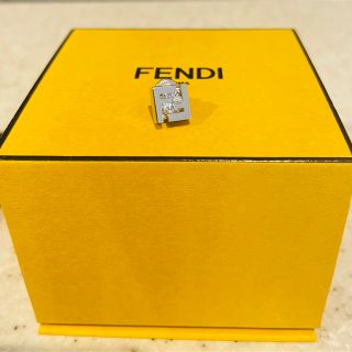 フェンディ(FENDI)のすぐ届く★FENDI★メタルFFモチーフ クリスタル シングルピアス 人気♪(ピアス(片耳用))