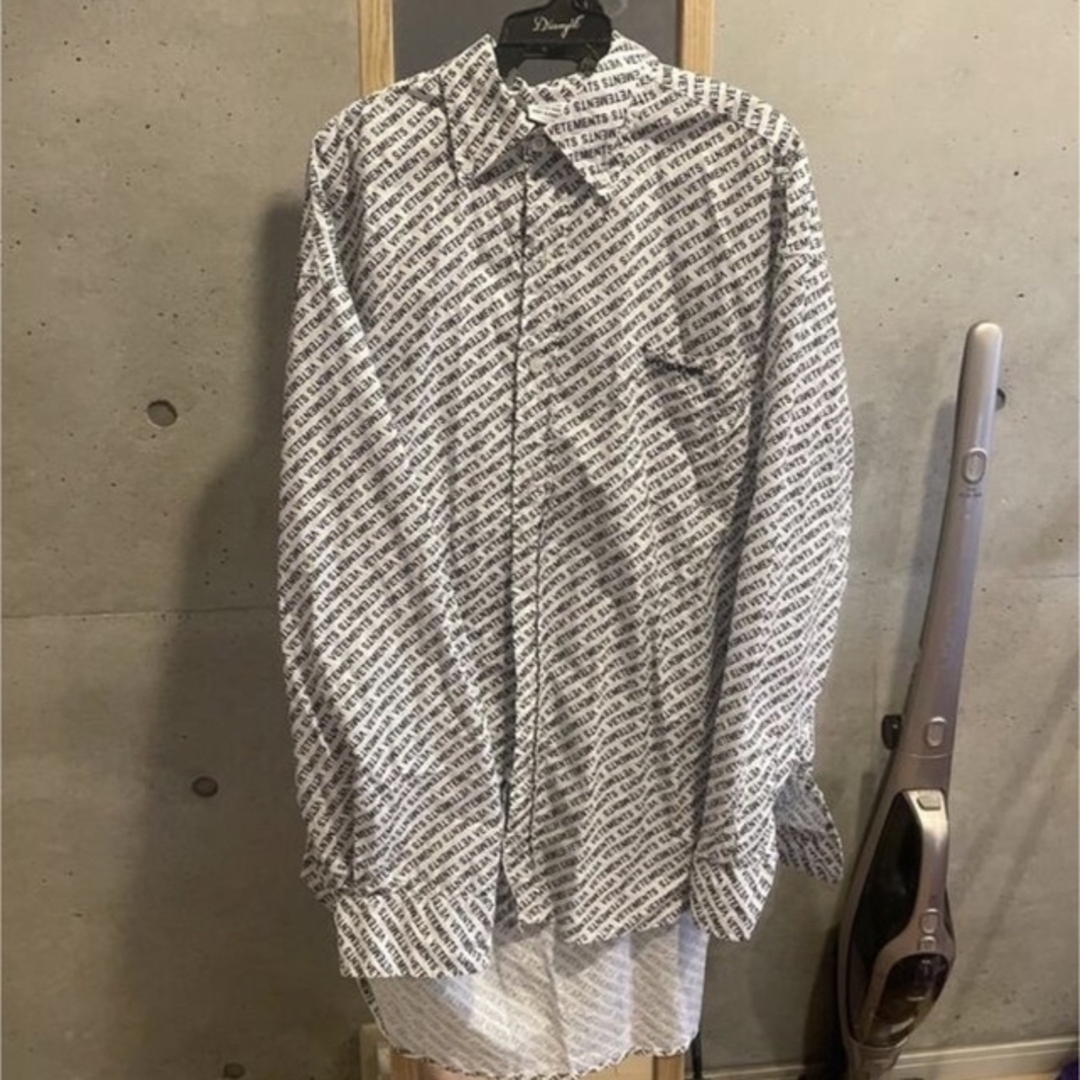 メンズVETEMENTS ヴェトモン シャツ