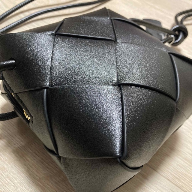 ショルダーバッグ レザー 牛革 ポシェット ミニバッグ 韓国 編み込み