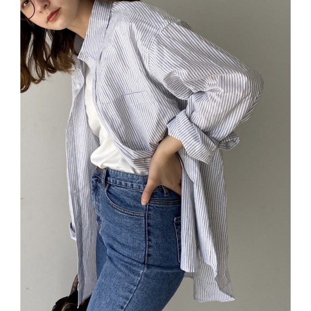 SNIDEL(スナイデル)のpowantolune over size stripe shirt レディースのトップス(シャツ/ブラウス(長袖/七分))の商品写真