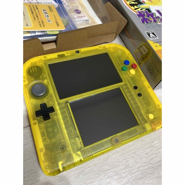 任天堂(ニンテンドウ)のニンテンドー2DS 限定パック ピカチュウバージョン ソフト付き エンタメ/ホビーのゲームソフト/ゲーム機本体(携帯用ゲーム機本体)の商品写真