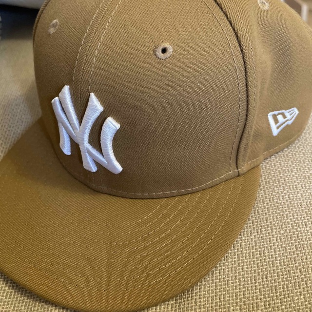 NEW ERA(ニューエラー)のニューエラ　Newera ベージュ　ヤンキース　サイズ　7 1/2 メンズの帽子(キャップ)の商品写真