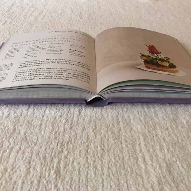 LADUREE(ラデュレ)のラデュレのお料理レシピ（日本語版） エンタメ/ホビーの本(料理/グルメ)の商品写真