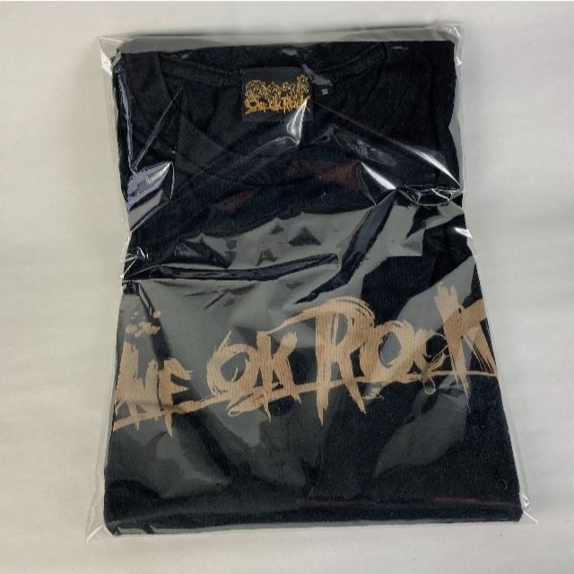 ONE OK ROCK　Tシャツ　Sサイズ　ステッカー付 エンタメ/ホビーのタレントグッズ(ミュージシャン)の商品写真