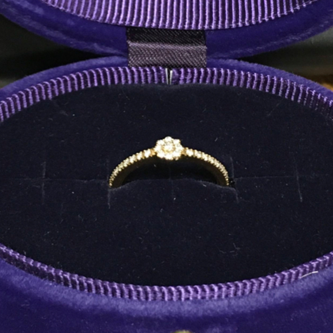 BELLESIORA(ベルシオラ)のベルシオラ　bellesiora ダイヤ　フラワー　リング レディースのアクセサリー(リング(指輪))の商品写真