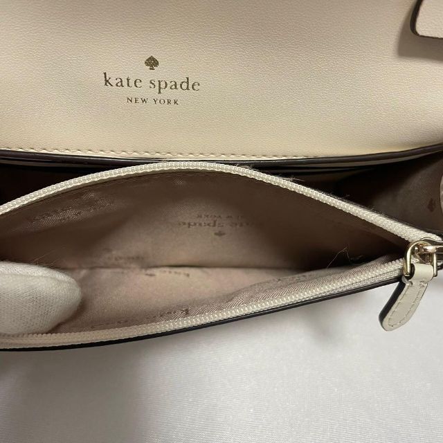 【新品未使用】 kate spadeショルダーバック　ステイシー フラップ