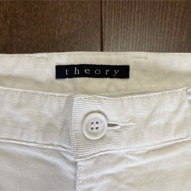 theory(セオリー)のtheory セオリー コーデュロイ 白パンツ メンズのパンツ(デニム/ジーンズ)の商品写真