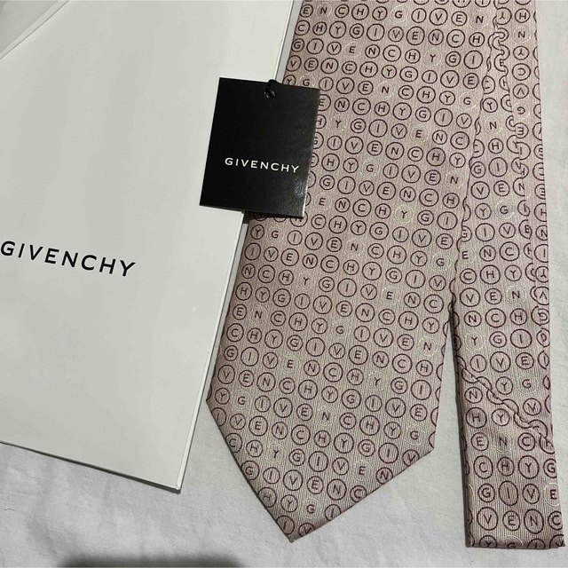 GIVENCHY(ジバンシィ)の新品未使用　仏GIVENCHY ジバンシー　イタリア製　ネクタイ　シルク100% メンズのファッション小物(ネクタイ)の商品写真