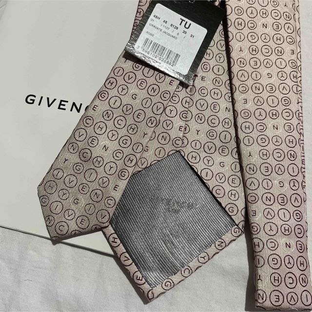 GIVENCHY(ジバンシィ)の新品未使用　仏GIVENCHY ジバンシー　イタリア製　ネクタイ　シルク100% メンズのファッション小物(ネクタイ)の商品写真