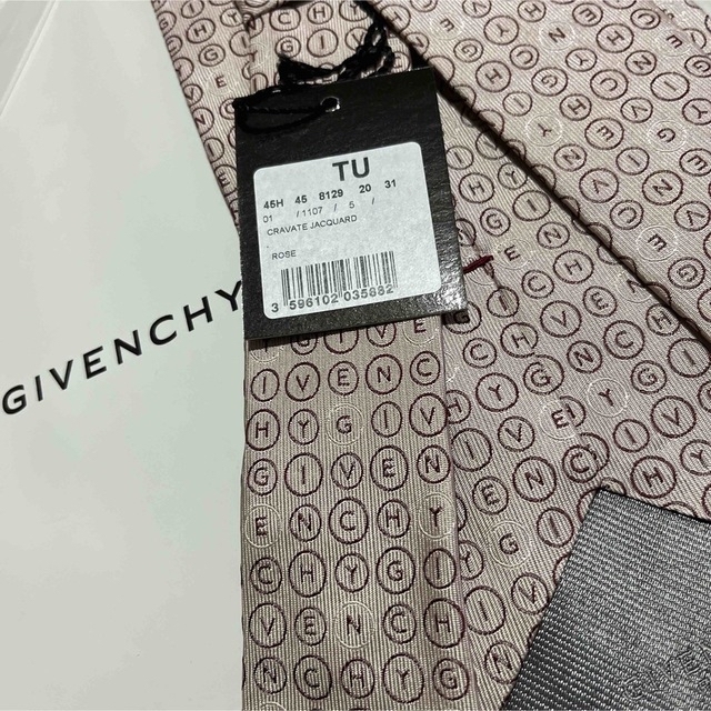 GIVENCHY(ジバンシィ)の新品未使用　仏GIVENCHY ジバンシー　イタリア製　ネクタイ　シルク100% メンズのファッション小物(ネクタイ)の商品写真