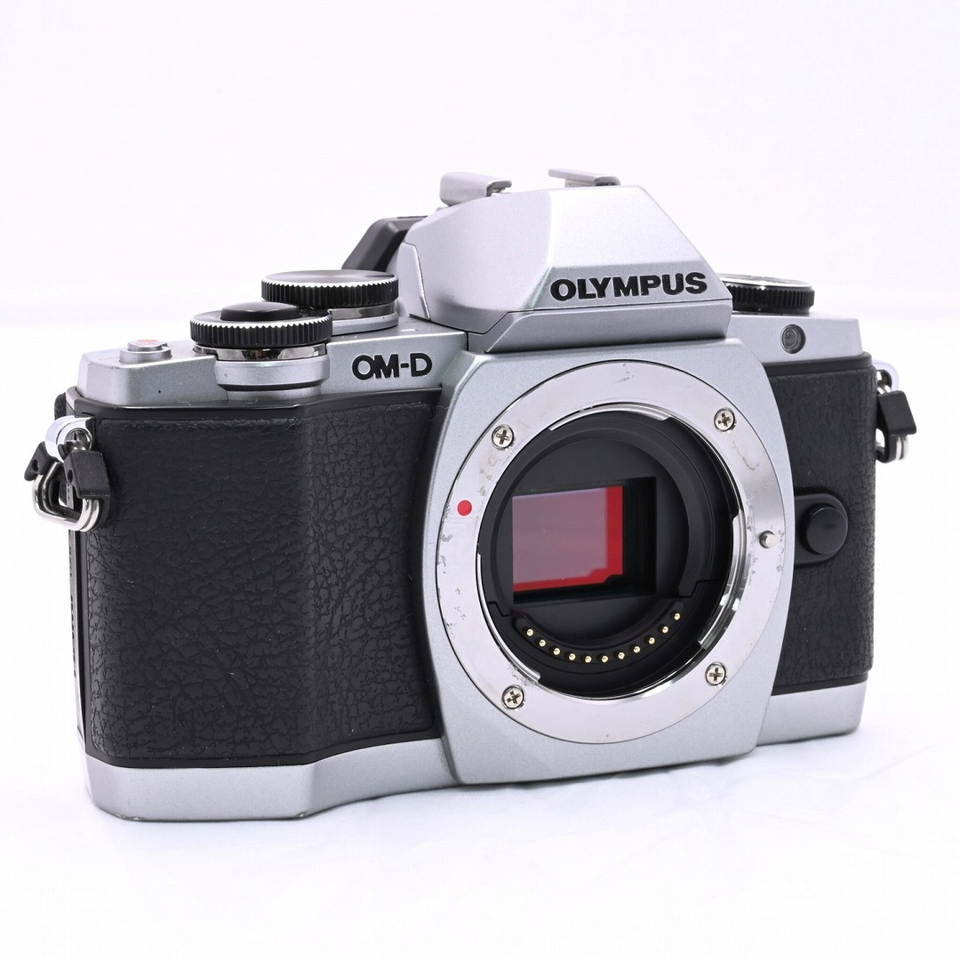 OLYMPUS(オリンパス)のOLYMPUS OM-D E-M10 ボディ シルバー スマホ/家電/カメラのカメラ(ミラーレス一眼)の商品写真