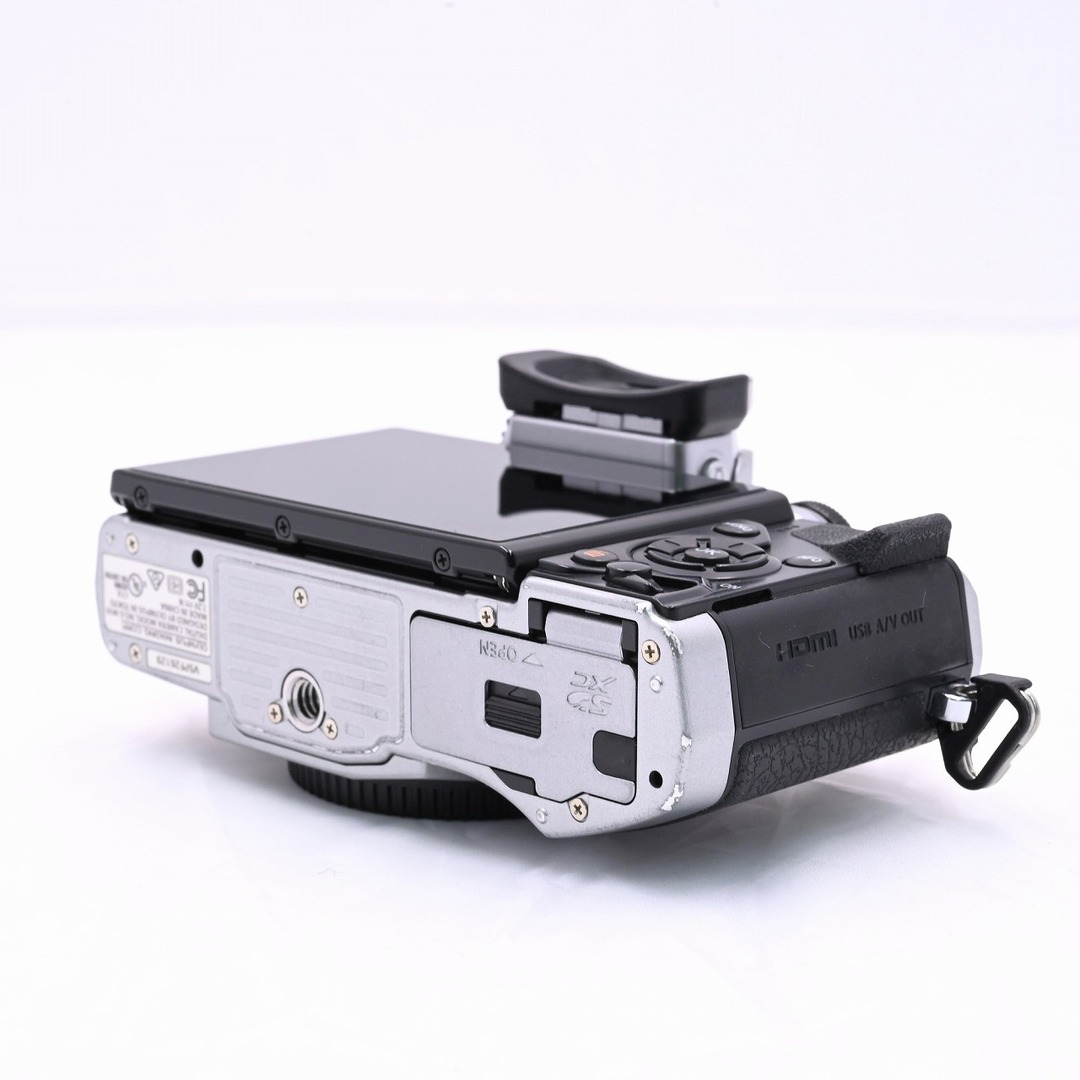 OLYMPUS OM-D E-M10 ボディ シルバー OLYMPUS OM-D E-M10 ボディ シルバー