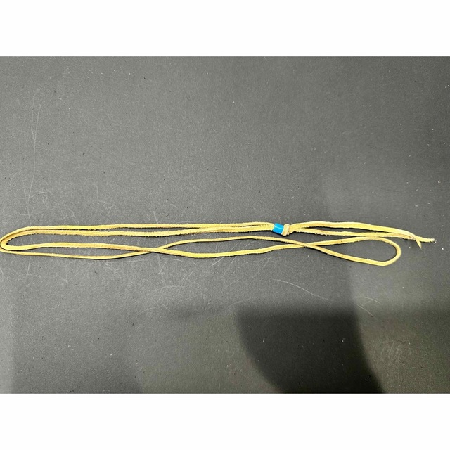 goro's(ゴローズ)のゴローズ 新品 革ヒモ 革紐 ベージュ86 全長約113センチ メンズのアクセサリー(ネックレス)の商品写真