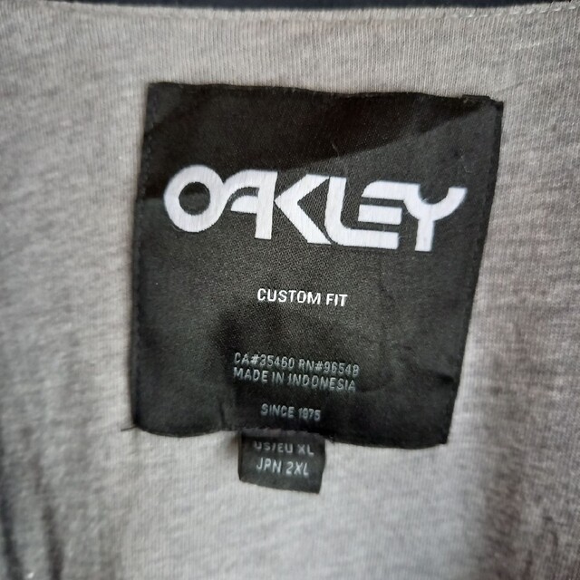 Oakley(オークリー)のオークリー　ナイロン　コーチジャケット　ビッグロゴ　ブラック　2XL メンズのジャケット/アウター(ナイロンジャケット)の商品写真