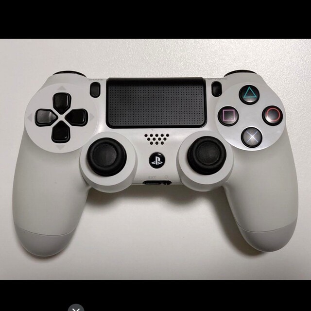 PlayStation4(プレイステーション4)のPS4 500G 初期型 白 エンタメ/ホビーのゲームソフト/ゲーム機本体(家庭用ゲーム機本体)の商品写真