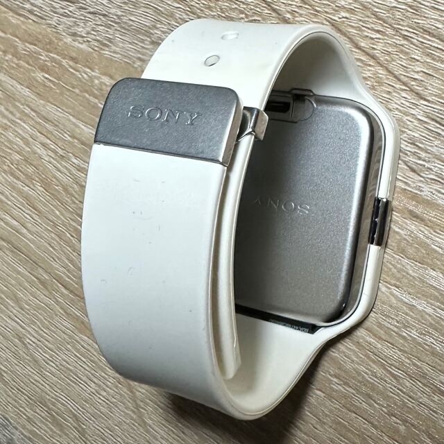 SONY(ソニー)のSONY Smart Watch3 メンズの時計(腕時計(デジタル))の商品写真