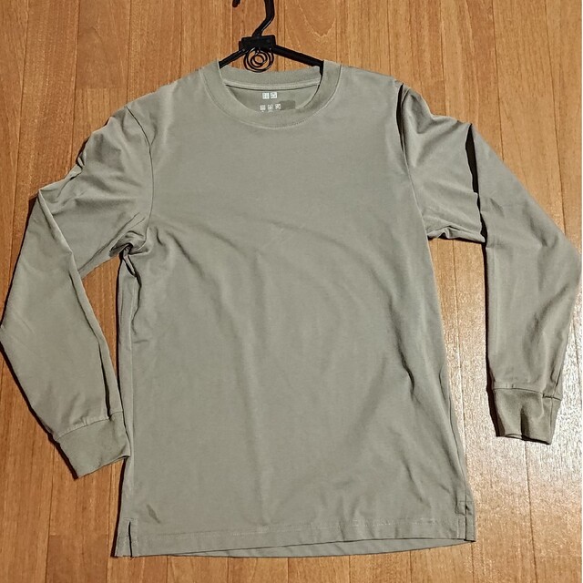 UNIQLO(ユニクロ)のエアリズムコットンUVカットクルーネックＴ　長袖 メンズのトップス(Tシャツ/カットソー(七分/長袖))の商品写真