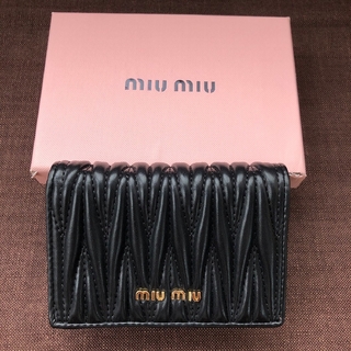 miumiu - 美品 さいふ♥ ミュウミュウ 三つ折りの財布 袋付き✨