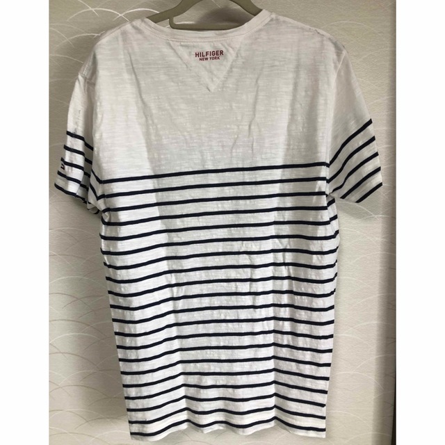 TOMMY HILFIGER(トミーヒルフィガー)の送料込☆美品/トミー ヒルフィガー/Tシャツ/XLサイズ/白色ボーダー柄☆ メンズのトップス(Tシャツ/カットソー(半袖/袖なし))の商品写真