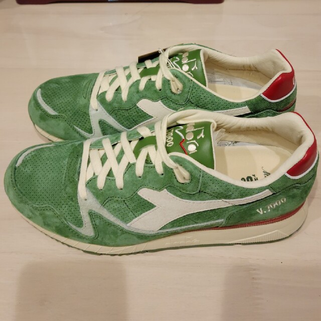 DIADORA(ディアドラ)のEND.X DIADORA V7000 "MILANO"CeladonGreen メンズの靴/シューズ(スニーカー)の商品写真