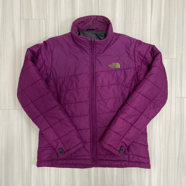 THE NORTH FACE(ザノースフェイス)の【訳あり☆オススメ】ノースフェイス　インナージャケット　パープル　レディースL レディースのジャケット/アウター(その他)の商品写真