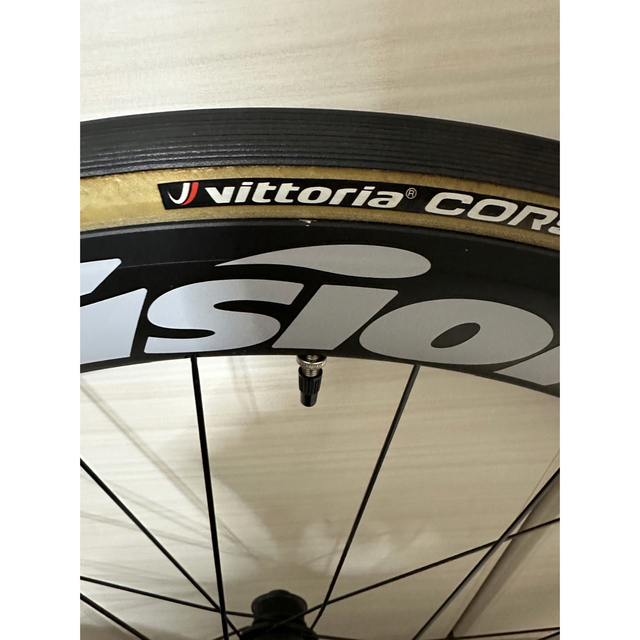 SHIMANO(シマノ)のタイヤなし❌ディスクホイール　ボントレガーアイオロスコンプ5 TLR スポーツ/アウトドアの自転車(パーツ)の商品写真