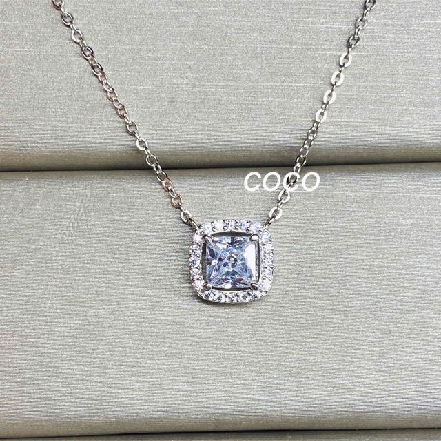 最高級人工ダイヤモンド　クッションカット　ネックレス　sona    レディースのアクセサリー(ネックレス)の商品写真