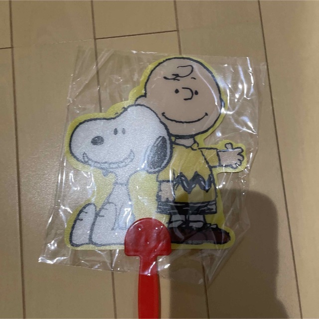 SNOOPY(スヌーピー)のスヌーピーミニうちわ エンタメ/ホビーのおもちゃ/ぬいぐるみ(キャラクターグッズ)の商品写真