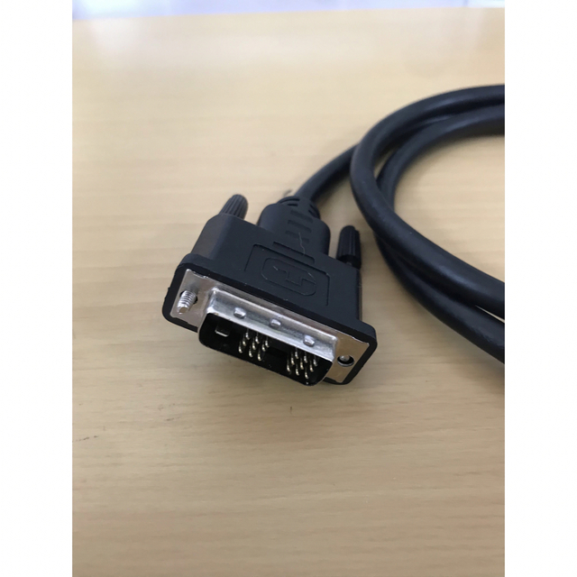 DVI- DVIケーブル　1m シングルリンク スマホ/家電/カメラのPC/タブレット(PC周辺機器)の商品写真