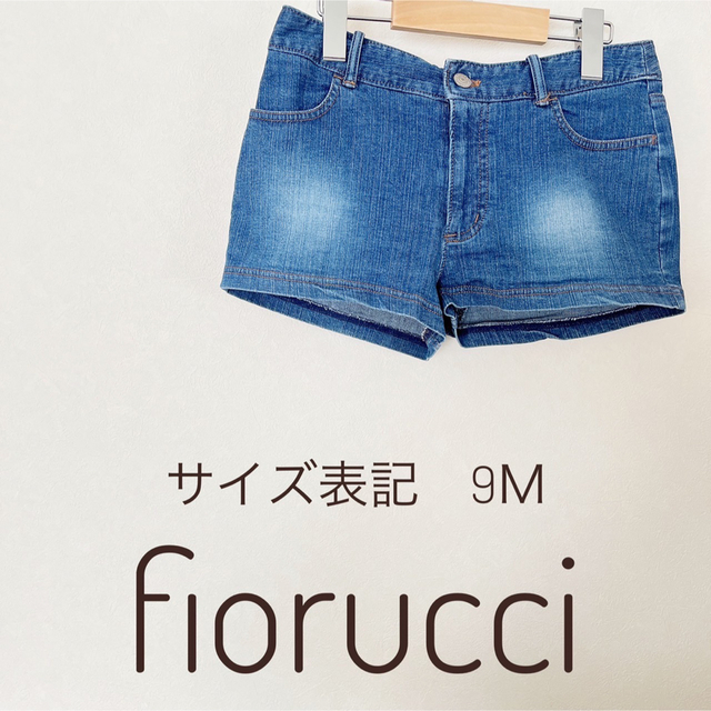 Fiorucci(フィオルッチ)の【即日発送】足をキレイに魅せるショートデニムパンツ　フィオルッチ　Sサイズ レディースのパンツ(ショートパンツ)の商品写真