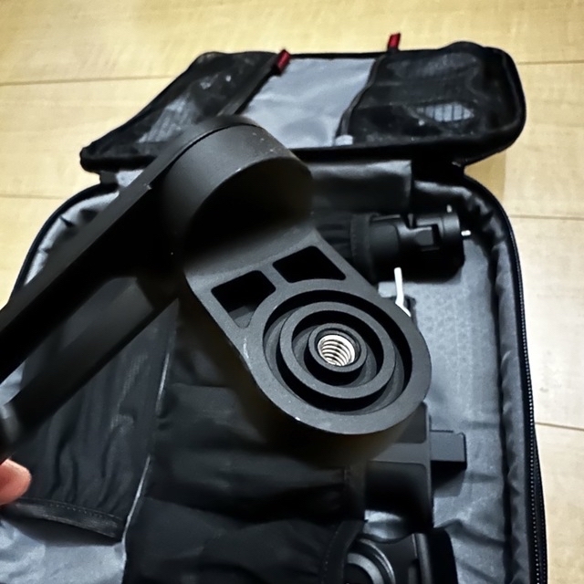 DJI RS2 PRO COMBO スマホ/家電/カメラのカメラ(ビデオカメラ)の商品写真