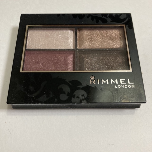 RIMMEL(リンメル)のリンメル　ロイヤルヴィンテージ　アイズ　004 コスメ/美容のベースメイク/化粧品(アイシャドウ)の商品写真