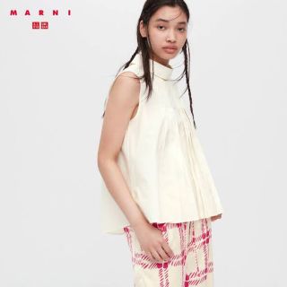 ユニクロ(UNIQLO)のUNIQLO タックブラウス MARNI マルニ(シャツ/ブラウス(半袖/袖なし))