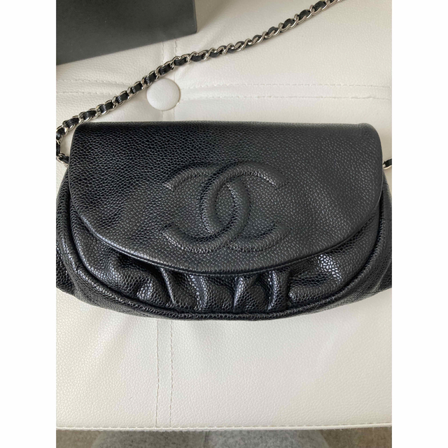 CHANEL ハーフムーン　チェーンウォレット