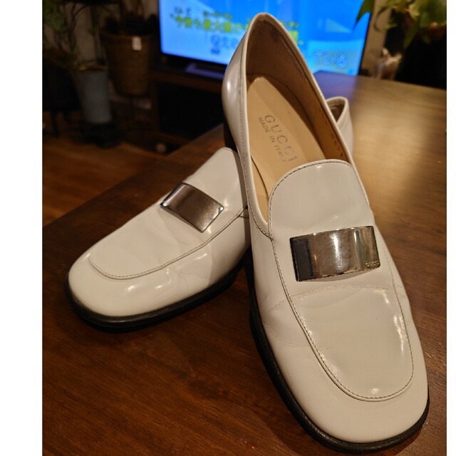 グッチ エナメル白ローファー23,5 オンラインショップ 7130円 www