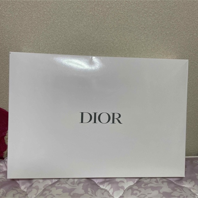 Dior(ディオール)のDIOR♡ノベルティ♡バスタオル♡新品 インテリア/住まい/日用品の日用品/生活雑貨/旅行(タオル/バス用品)の商品写真