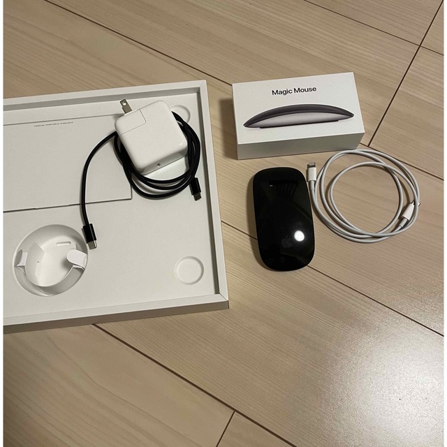 Apple(アップル)のApple MacBook Air 13インチ+AppleMagic Mouse スマホ/家電/カメラのPC/タブレット(ノートPC)の商品写真