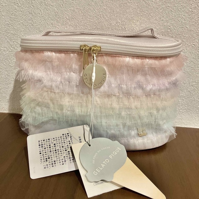 gelato pique(ジェラートピケ)のなべ様専用❤️新品未使用タグ付き❤️ジェラートピケ　ポーチ　レインボー レディースのファッション小物(ポーチ)の商品写真