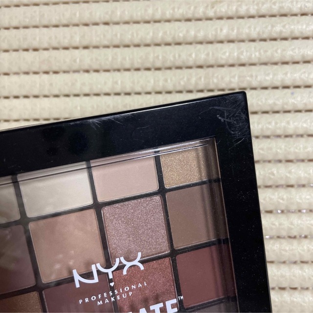 NYX(エヌワイエックス)のNYX Professional Makeup UT シャドウ パレット / … コスメ/美容のベースメイク/化粧品(アイシャドウ)の商品写真