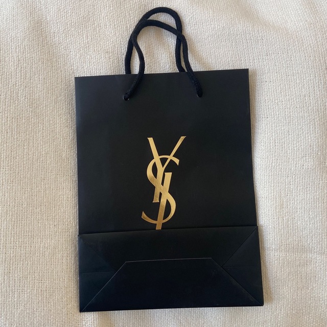 Yves Saint Laurent(イヴサンローラン)のイヴサンローランの紙袋 レディースのバッグ(ショップ袋)の商品写真