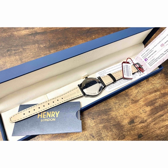 HENRY LONDON(ヘンリーロンドン)の【新品】HENRY LONDON ユニセックス ブラック MOONPHASE レディースのファッション小物(腕時計)の商品写真