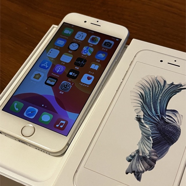 【a様】iPhone 6S 16GB シルバー スマホ/家電/カメラのスマートフォン/携帯電話(スマートフォン本体)の商品写真