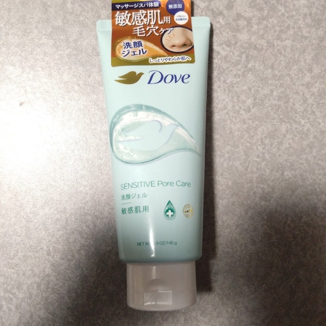 Dove（Unilever）(ダヴ)のダヴ フェイスケア しっとり毛穴ケア 洗顔ジェル 本体(140g) コスメ/美容のスキンケア/基礎化粧品(洗顔料)の商品写真