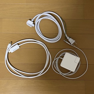 マック(Mac (Apple))のMacBook 充電器(純正)(バッテリー/充電器)
